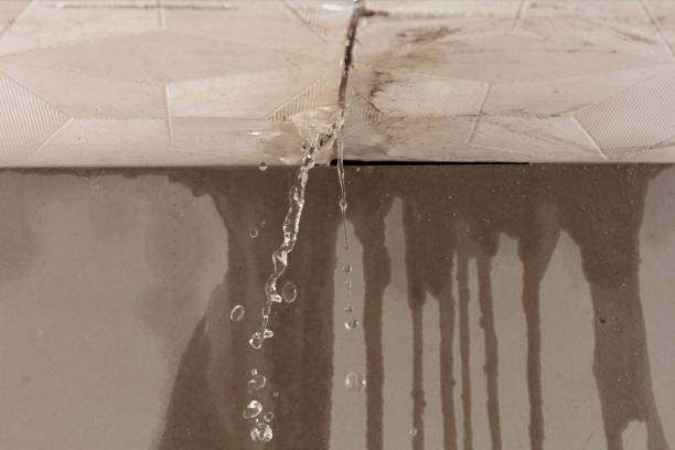 Professional Flood Damage Cleanup technician working in Lithonia, GA